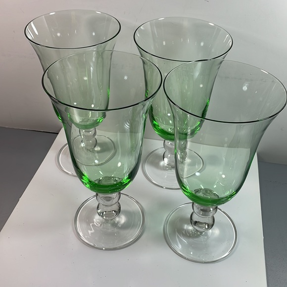 Set of 4 clear green Bohemian crystal glass footed goblets glasses bubble foot - Picture 2 of 8